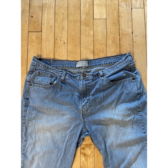 Levi’s Signature Jeans Women’s 34x30 Vintage Light Wash Bootcut Mid Rise - Picture 5 of 16